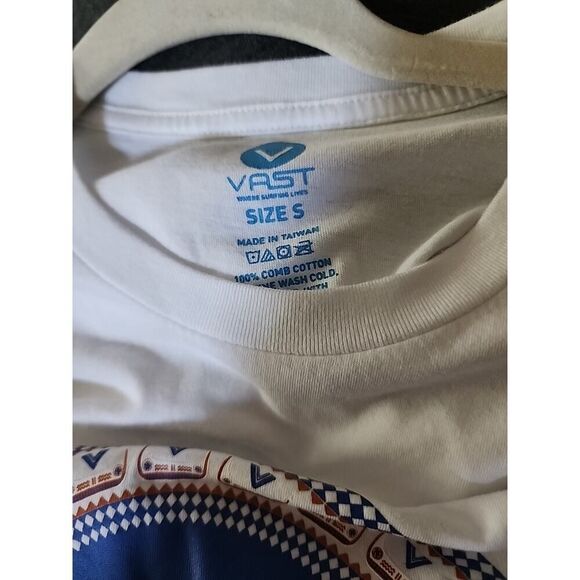 Vast Life Graphic T-Shirt Small White Surfing NWT CR10 Excellent New Cotton - Picture 4 of 5